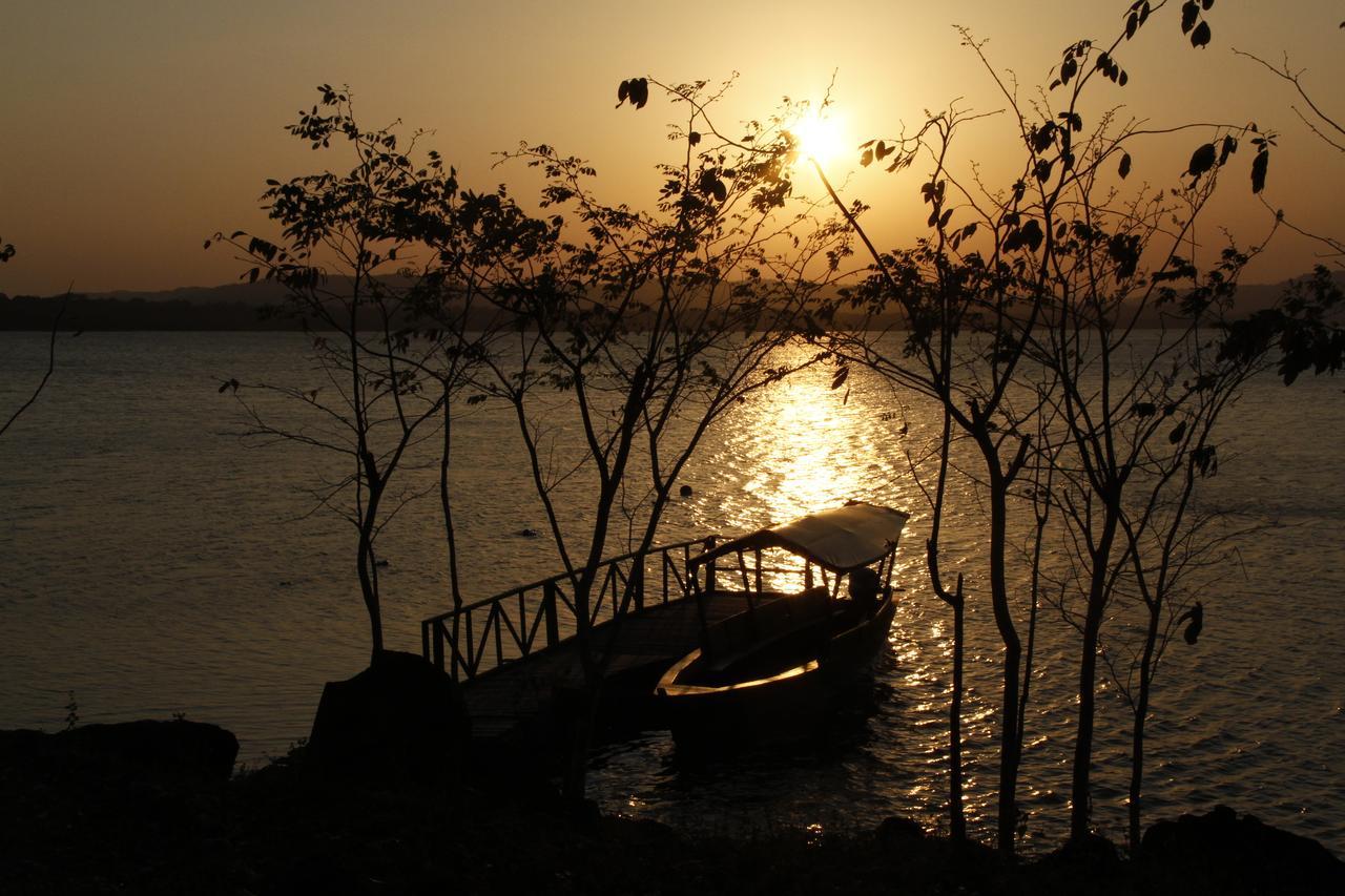 Laguna Yaxha Ecolodge El Sombrero المظهر الخارجي الصورة