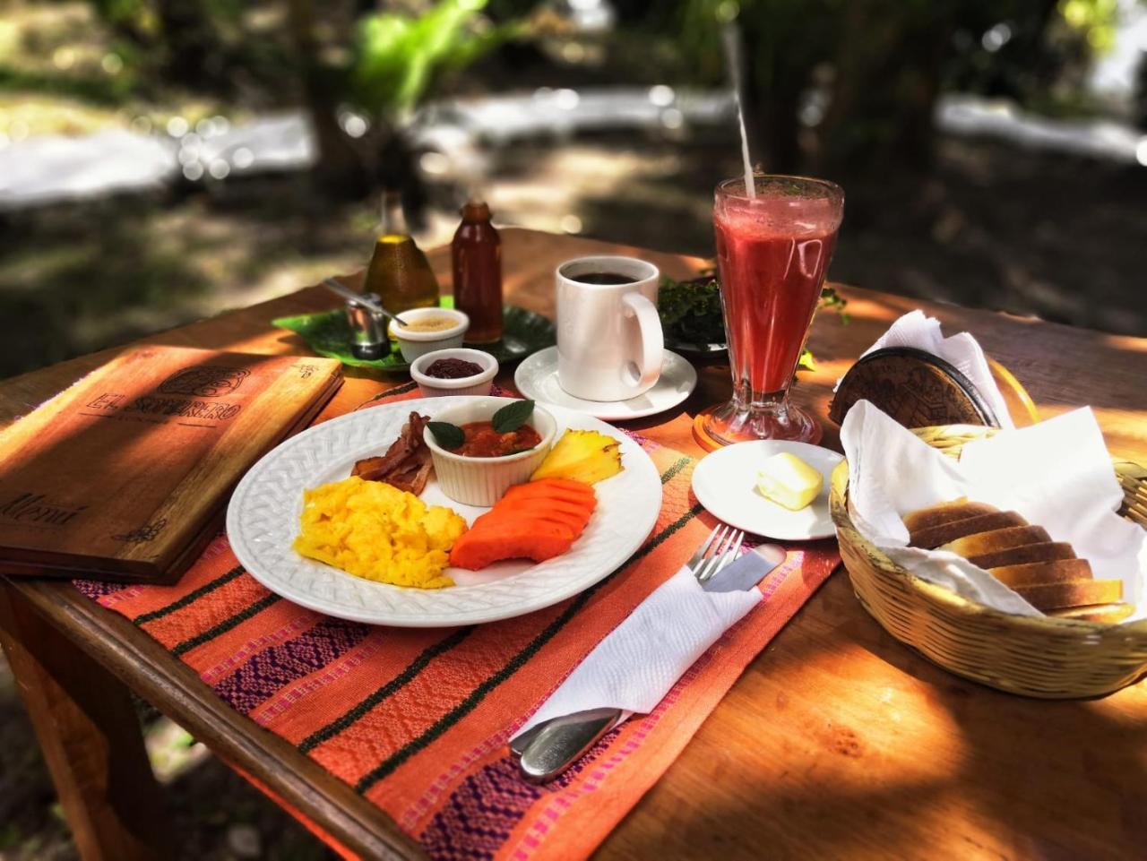 Laguna Yaxha Ecolodge El Sombrero المظهر الخارجي الصورة